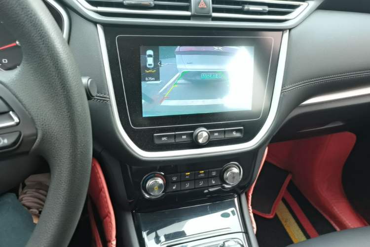 Used Roewe RX3 2020 1.6L CVT 4G Connected Ultra-Cool Flagship Edition Audio And AC Panel