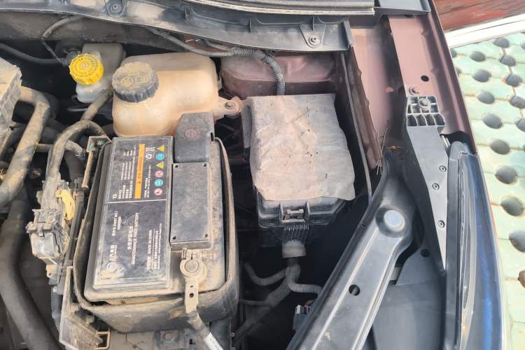 Used Roewe RX3 2020 1.6L Manual 4G Connect Super-Fresh Elite Edition Engine Bay Left