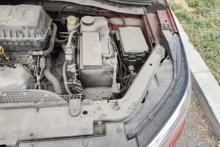 Used Roewe RX3 2020 1.6L CVT 4G Connected Ultra-Fun Elite Edition Engine Bay Left