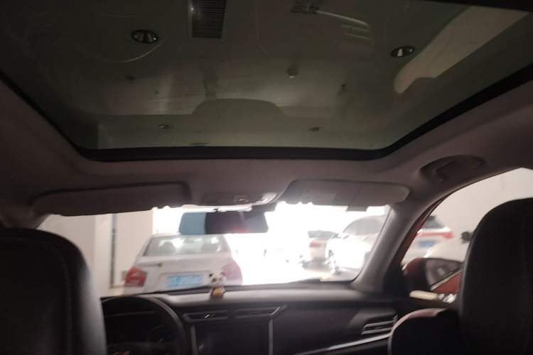 Used Roewe RX3 2020 1.6L CVT 4G Connected Ultra-Cool Flagship Edition Headliner