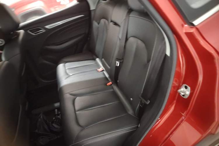 Used Roewe RX3 2020 1.6L CVT 4G Connected Ultra-Cool Flagship Edition Left Rear Seat