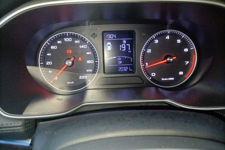 Used Roewe RX3 2020 1.6L Manual 4G Connect Super-Fresh Elite Edition Odometer Close Up