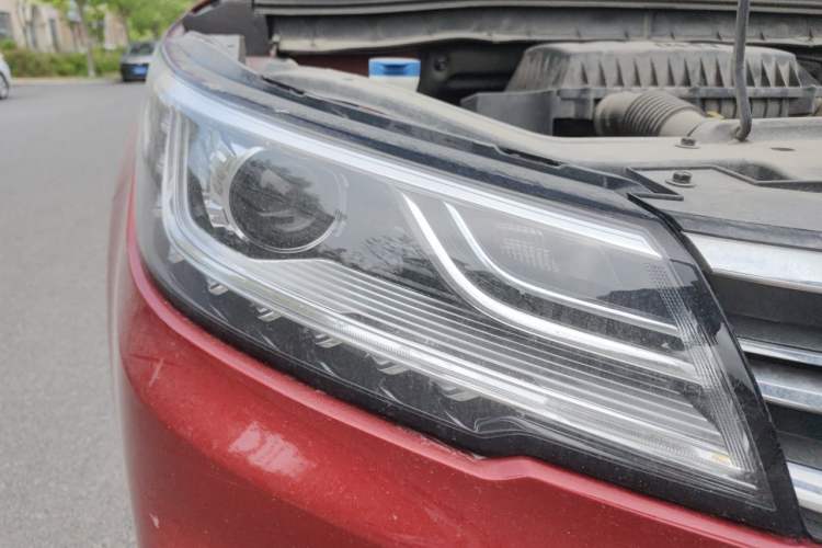 Used Roewe RX3 2020 1.6L CVT 4G Connected Ultra-Fun Elite Edition Right Front Headlight