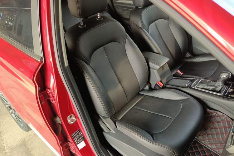 Used Roewe RX3 2020 1.6L CVT 4G Connected Ultra-Fun Elite Edition Right Front Seat