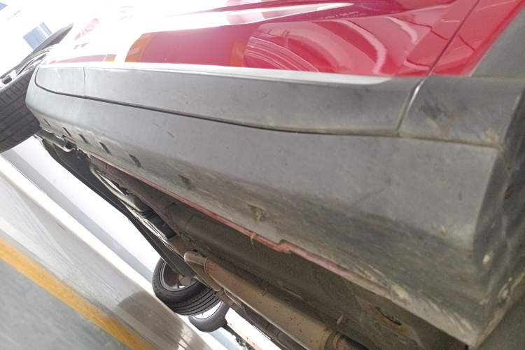 Used Roewe RX3 2020 1.6L CVT 4G Connected Ultra-Fun Elite Edition Right Side Sill
