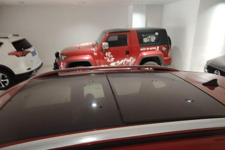 Used Roewe RX3 2020 1.6L CVT 4G Connected Ultra-Cool Flagship Edition Roof