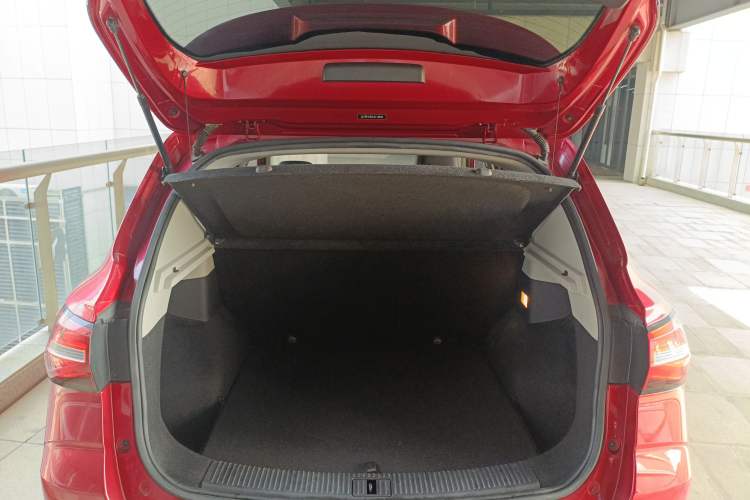 Used Roewe RX3 2020 1.6L CVT 4G Connected Ultra-Fun Elite Edition Trunk