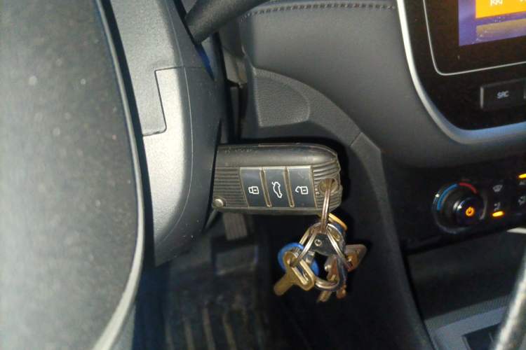 Used Roewe RX3 2020 1.6L Manual 4G Connect Super-Fresh Elite Edition Vehicle Key