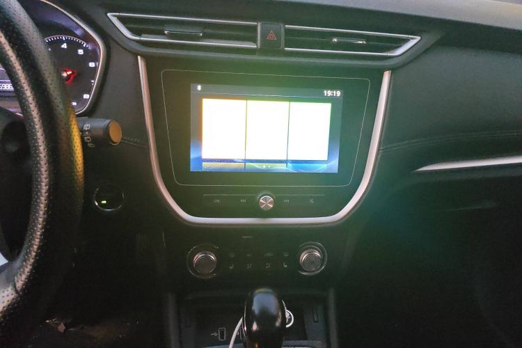 Used Roewe RX3 2020 1.6L CVT 4G Connected Ultra-Cool Flagship Edition Audio And AC Panel