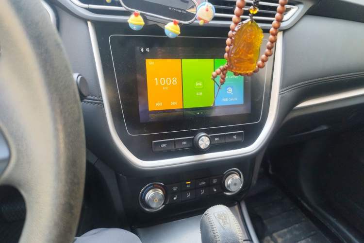 Used Roewe RX3 2020 1.6L CVT 4G Connected Ultra-Cool Flagship Edition Audio And AC Panel