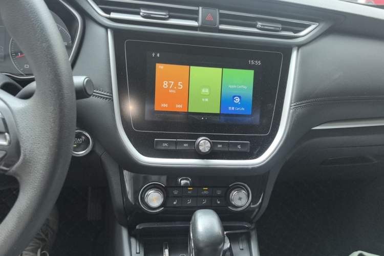 Used Roewe RX3 2020 1.6L CVT 4G Connected Ultra-Cool Flagship Edition Audio And AC Panel