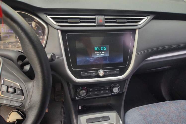 Used Roewe RX3 2020 1.6L Manual 4G Connect Ultra-Fresh Flagship Edition Audio And AC Panel