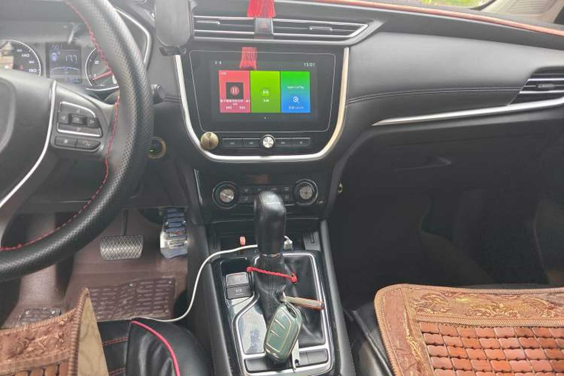 Used Roewe RX3 2020 1.6L CVT 4G Connected Ultra-Fun Elite Edition Audio And AC Panel