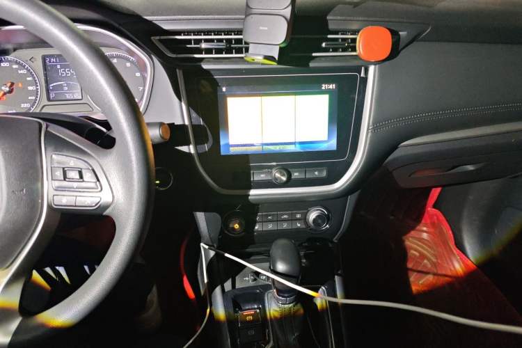 Used Roewe RX3 2020 1.6L CVT 4G Connected Ultra-Cool Flagship Edition Audio And AC Panel