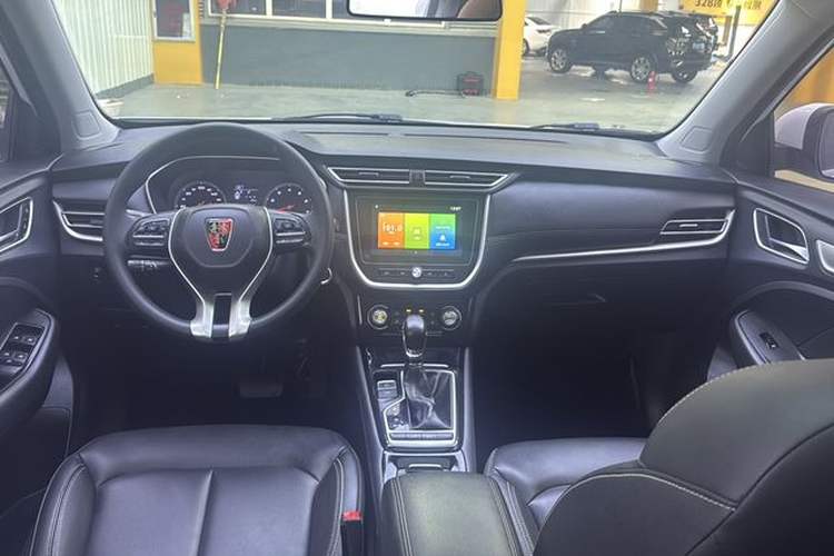 Used Roewe RX3 2020 1.6L CVT 4G Connected Ultra-Cool Flagship Edition Audio And AC Panel