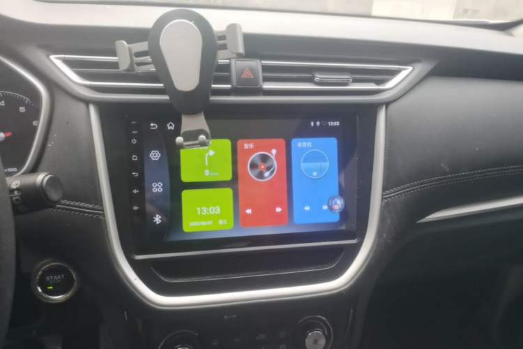 Used Roewe RX3 2020 1.6L CVT 4G Connected Ultra-Fun Elite Edition Audio And AC Panel