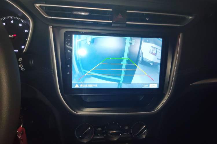 Used Roewe RX3 2020 1.6L Manual - Ultra-Fresh Entry Version Audio And AC Panel