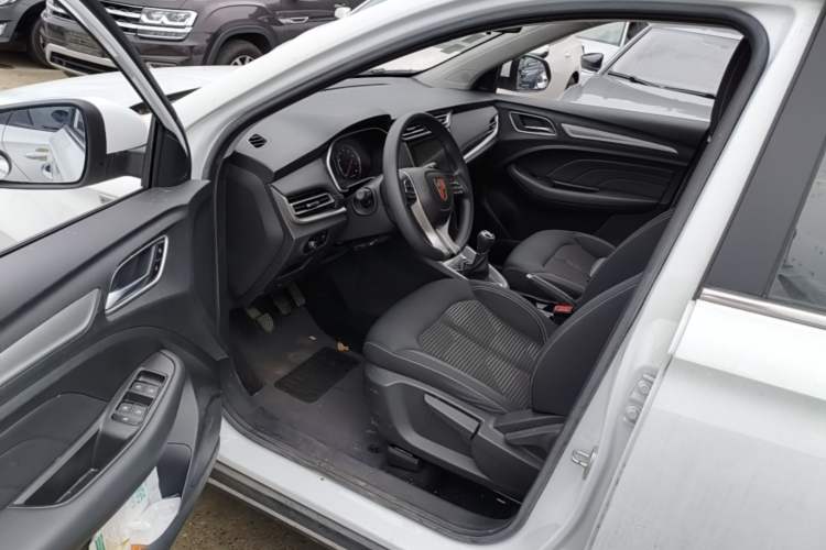 Used Roewe RX3 2020 1.6L Manual 4G Connect Super-Fresh Elite Edition Driver Seat