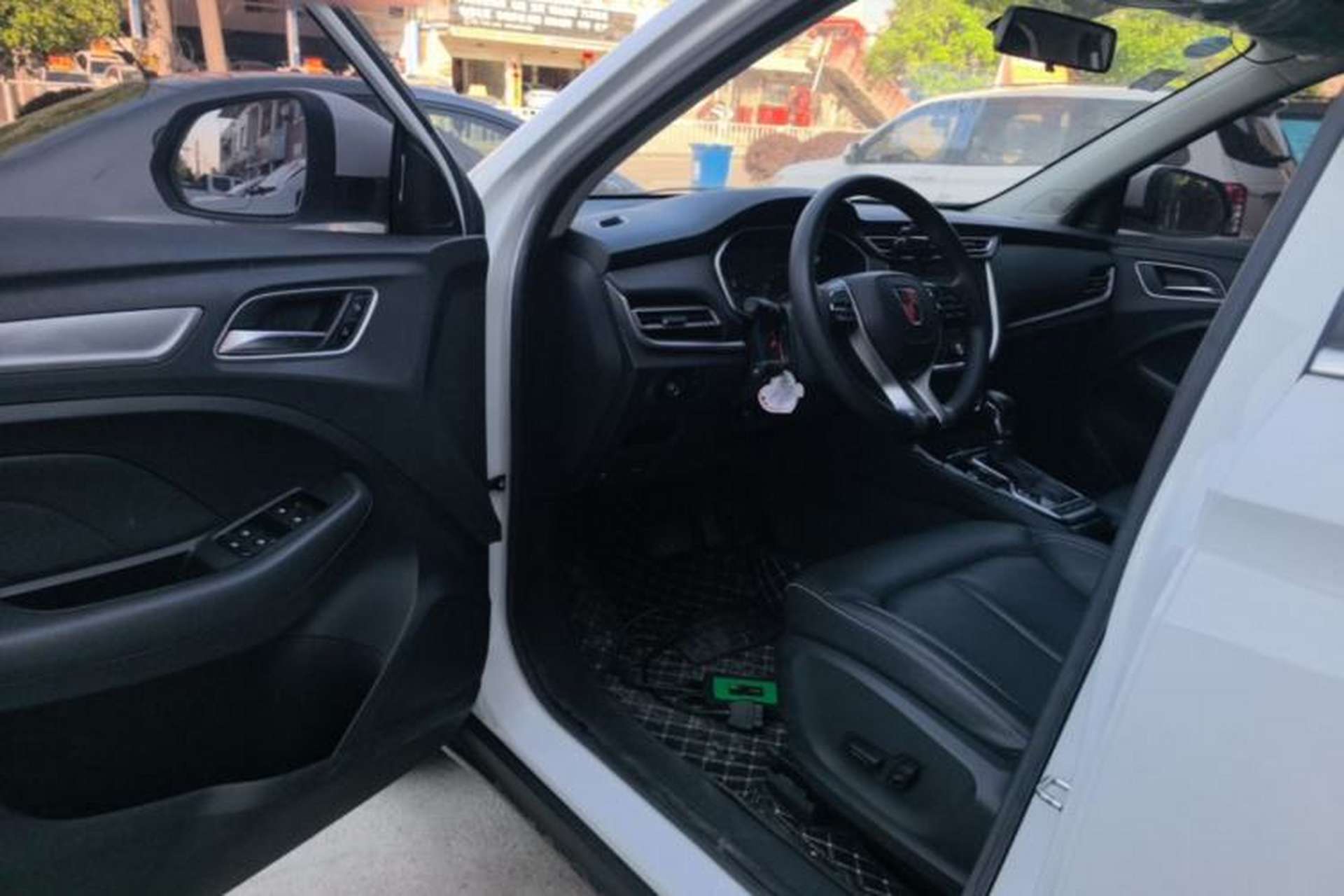 Used Roewe RX3 2020 1.6L CVT 4G Connected Ultra-Cool Flagship Edition Driver Seat