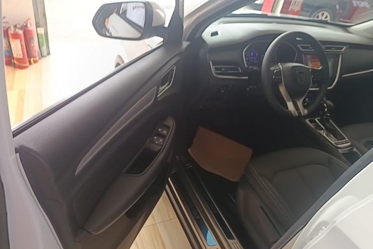 Used Roewe RX3 2020 1.6L CVT 4G Connected Ultra-Fun Elite Edition Driver Seat