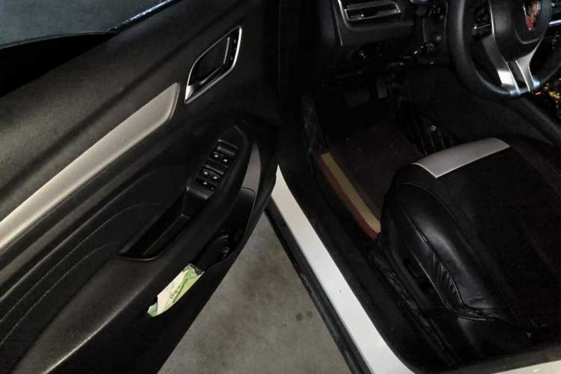 Used Roewe RX3 2020 1.6L CVT 4G Connected Ultra-Cool Flagship Edition Driver Seat
