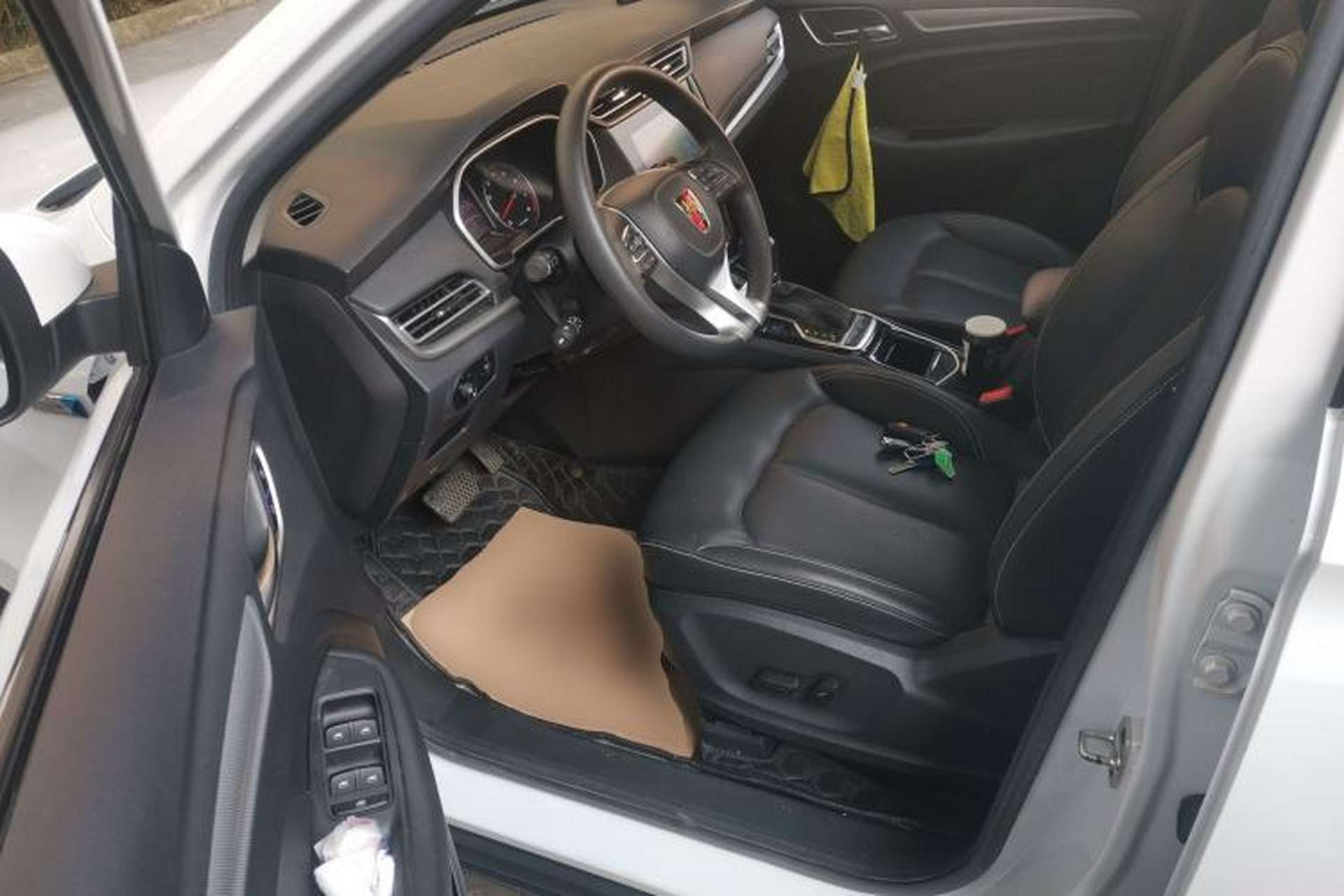Used Roewe RX3 2020 1.6L CVT 4G Connected Ultra-Cool Flagship Edition Driver Seat