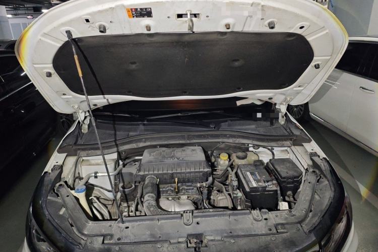 Used Roewe RX3 2020 1.6L CVT 4G Connected Ultra-Cool Flagship Edition Engine Bay