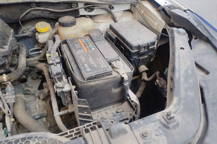 Used Roewe RX3 2020 1.6L Manual - Ultra-Fresh Entry Version Engine Bay Left