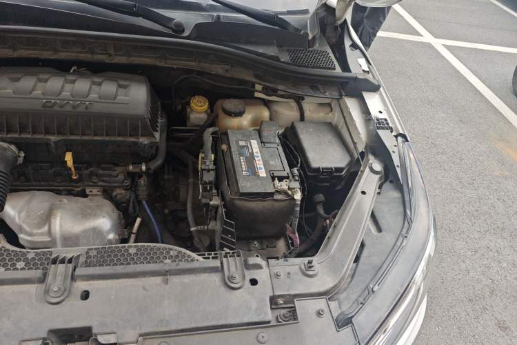 Used Roewe RX3 2020 1.6L CVT 4G Connected Ultra-Fun Elite Edition Engine Bay Left