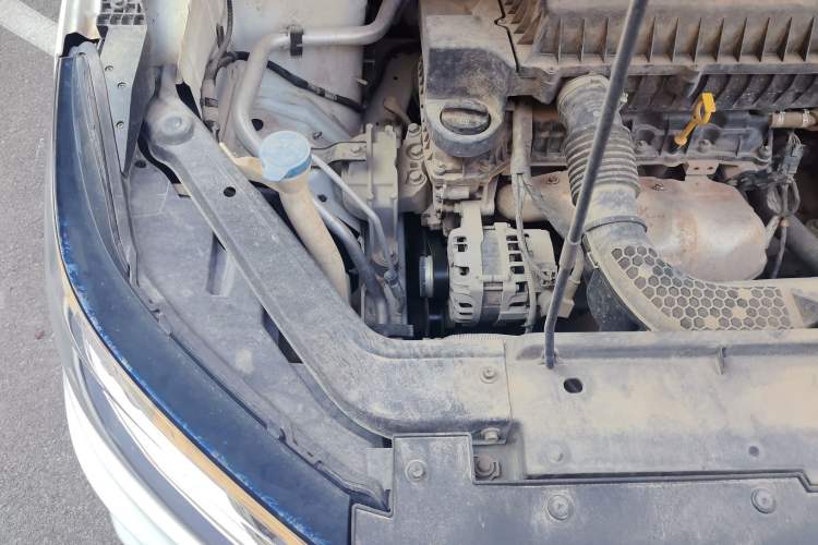 Used Roewe RX3 2020 1.6L Manual 4G Connect Super-Fresh Elite Edition Engine Bay Right