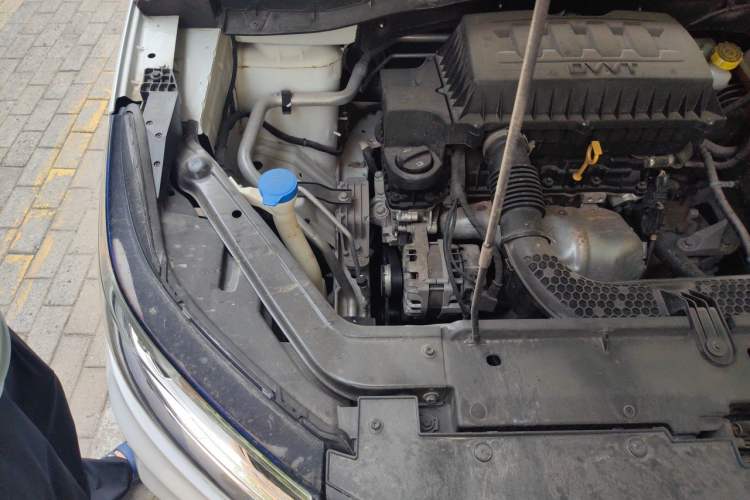 Used Roewe RX3 2020 1.6L Manual 4G Connect Ultra-Fresh Flagship Edition Engine Bay Right