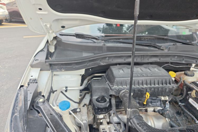 Used Roewe RX3 2020 1.6L CVT 4G Connected Ultra-Fun Elite Edition Engine Bay Right