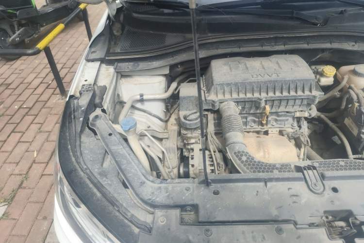 Used Roewe RX3 2020 1.6L Manual 4G Connect Super-Fresh Elite Edition Engine Bay Right