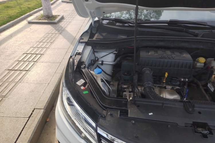 Used Roewe RX3 2020 1.6L CVT 4G Connected Ultra-Cool Flagship Edition Engine Bay Right