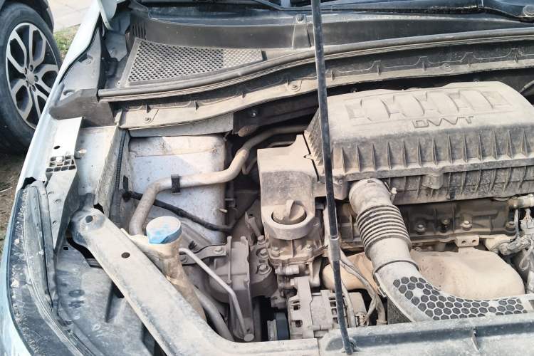 Used Roewe RX3 2020 1.6L Manual - Ultra-Fresh Entry Version Engine Bay Right