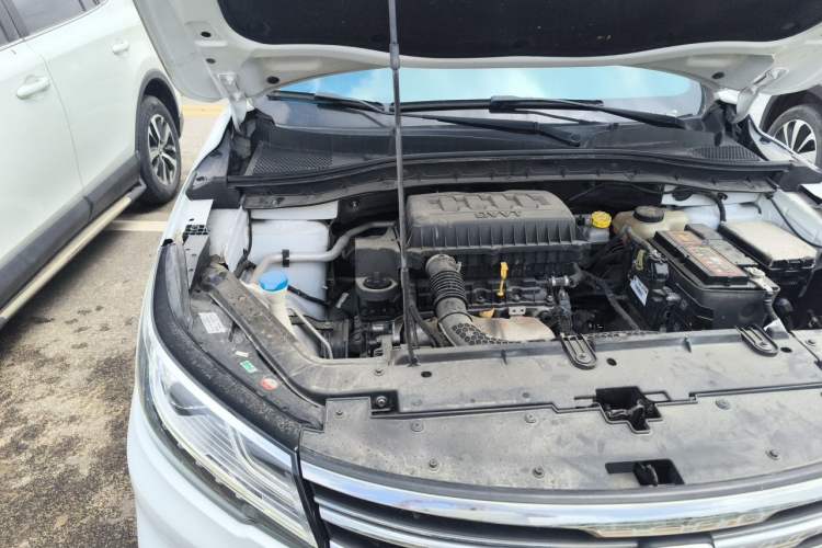 Used Roewe RX3 2020 1.6L Manual 4G Connect Ultra-Fresh Flagship Edition Engine Bay Right