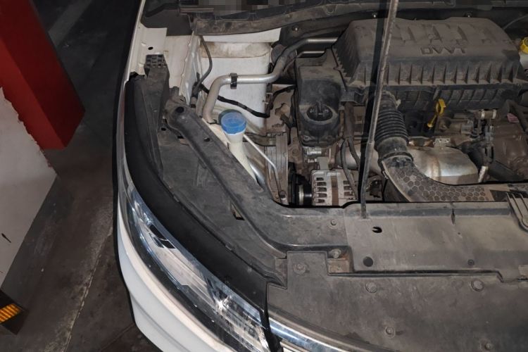 Used Roewe RX3 2020 1.6L CVT 4G Connected Ultra-Cool Flagship Edition Engine Bay Right