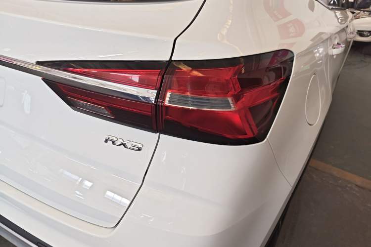 Used Roewe RX3 2020 1.6L Manual 4G Connect Super-Fresh Elite Edition Exterior 3