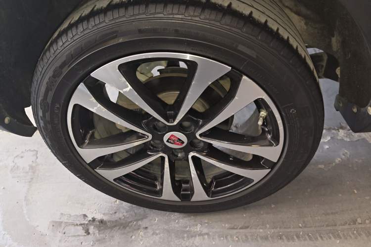 Used Roewe RX3 2020 1.6L Manual 4G Connect Super-Fresh Elite Edition Exterior 5