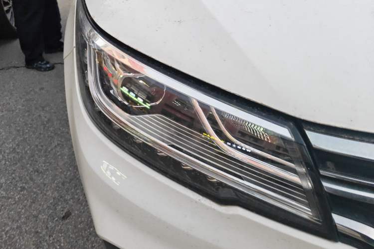 Used Roewe RX3 2020 1.6L CVT 4G Connected Ultra-Cool Flagship Edition Exterior 6
