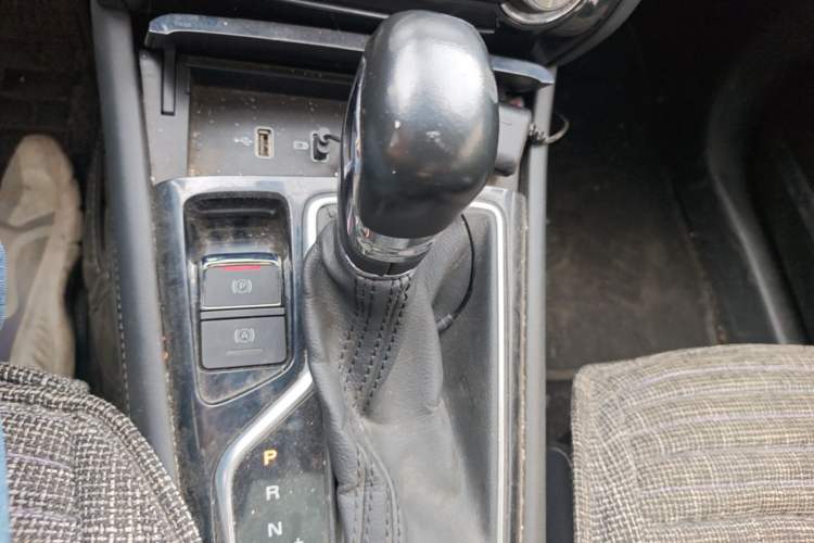 Used Roewe RX3 2020 1.6L CVT 4G Connected Ultra-Cool Flagship Edition Gear Lever