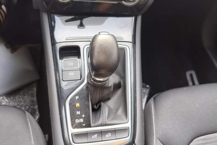 Used Roewe RX3 2020 1.6L CVT 4G Connected Ultra-Fun Elite Edition Gear Lever