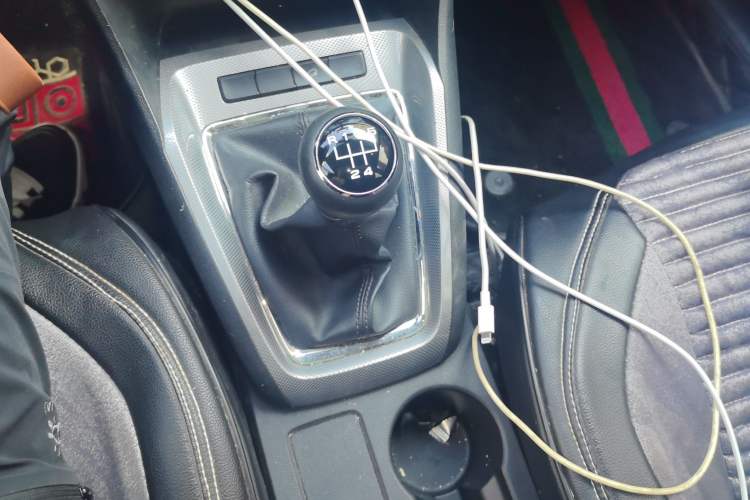 Used Roewe RX3 2020 1.6L Manual 4G Connect Super-Fresh Elite Edition Gear Lever