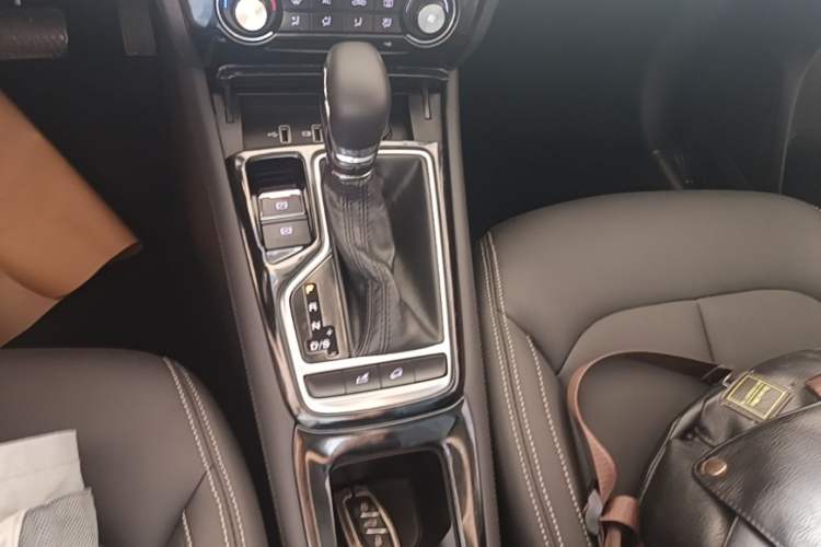 Used Roewe RX3 2020 1.6L CVT 4G Connected Ultra-Fun Elite Edition Gear Lever