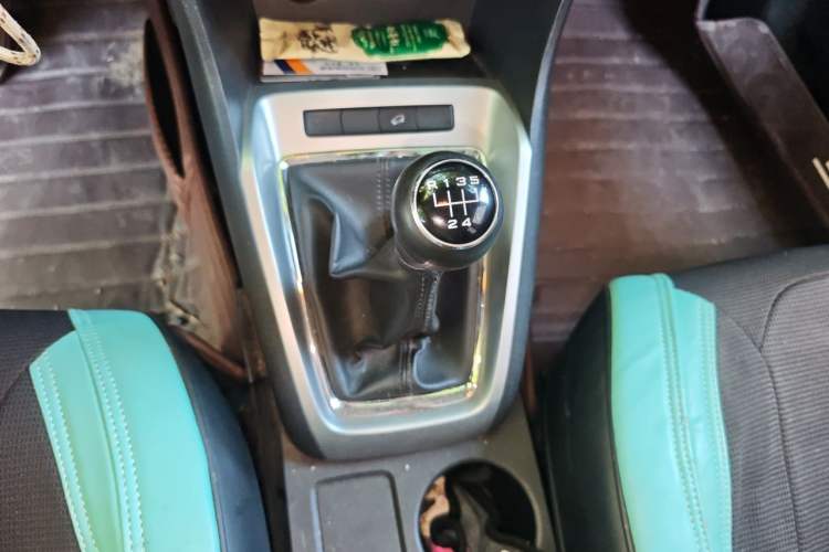 Used Roewe RX3 2020 1.6L Manual - Ultra-Fresh Entry Version Gear Lever