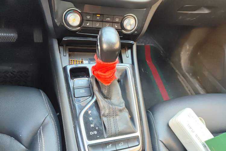 Used Roewe RX3 2020 1.6L CVT 4G Connected Ultra-Cool Flagship Edition Gear Lever