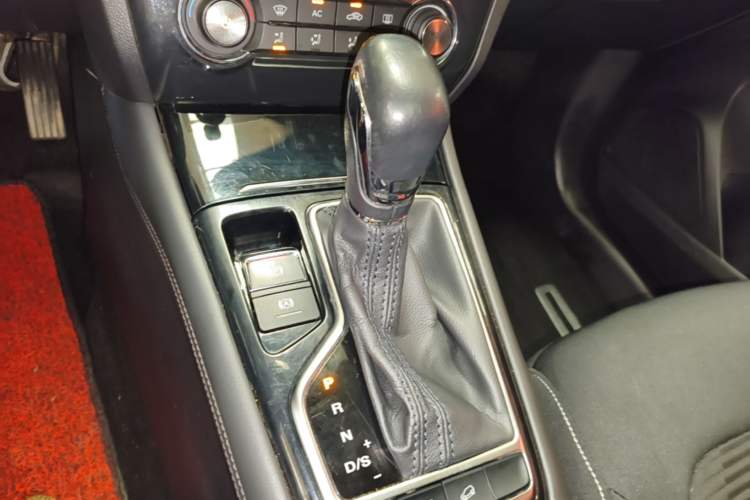 Used Roewe RX3 2020 1.6L CVT 4G Connected Ultra-Fun Elite Edition Gear Lever
