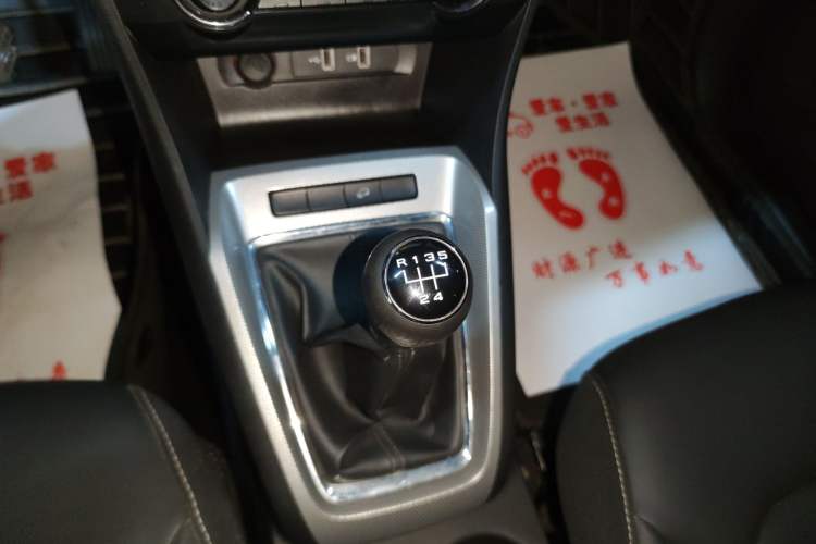 Used Roewe RX3 2020 1.6L Manual 4G Connect Ultra-Fresh Flagship Edition Gear Lever