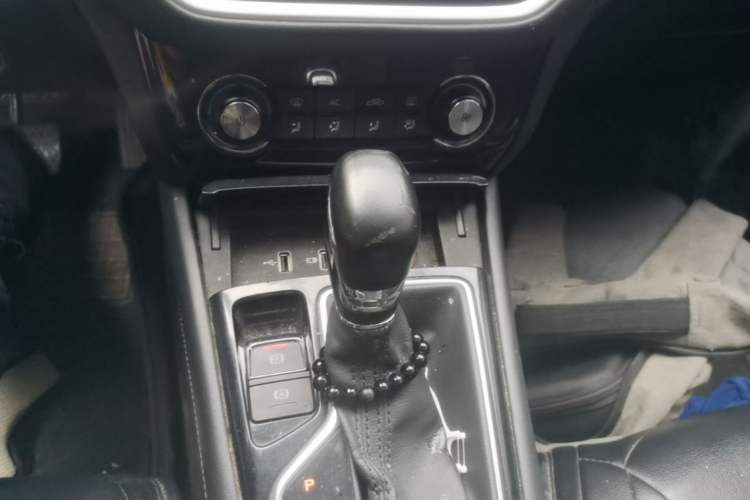 Used Roewe RX3 2020 1.6L CVT 4G Connected Ultra-Fun Elite Edition Gear Lever