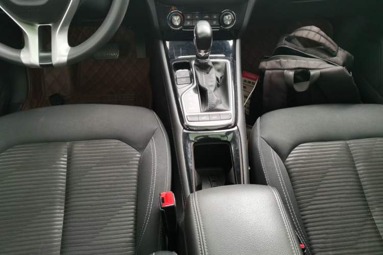 Used Roewe RX3 2020 1.6L CVT 4G Connected Ultra-Fun Elite Edition Gear Lever